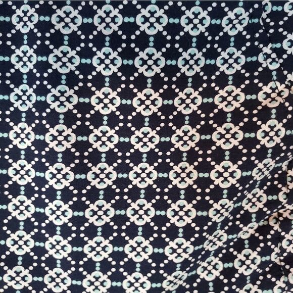 🔸️Charter Club Blue & White Geo Print Cambridge Slim Cropped Pants Size 10 - Picture 6 of 9